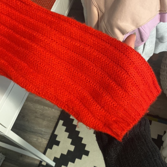 H&M red knit sweater - Picture 5 of 12